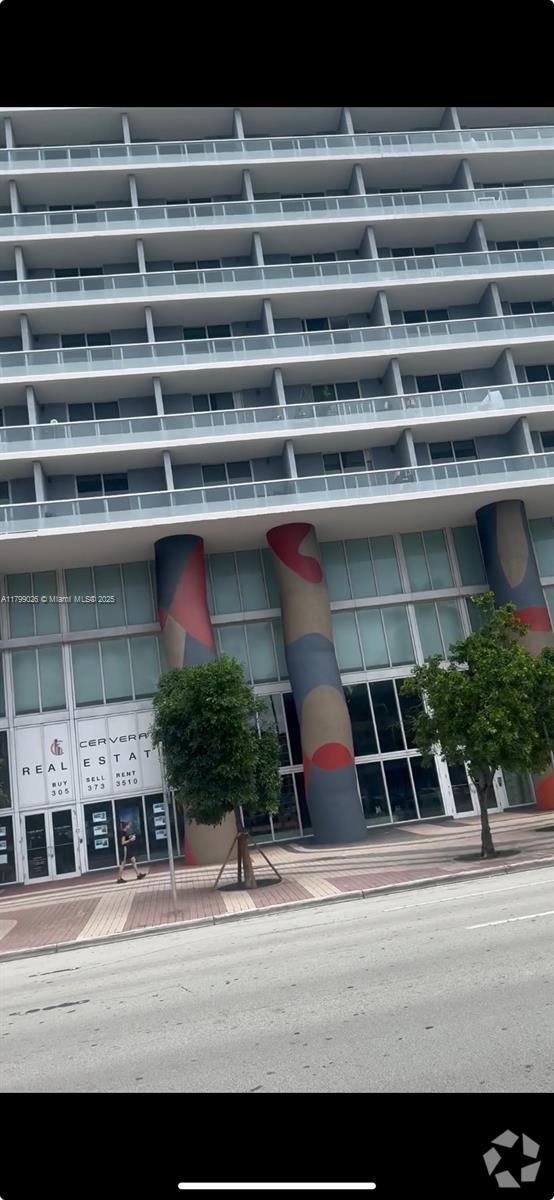 Building Photo - 50 Biscayne Blvd