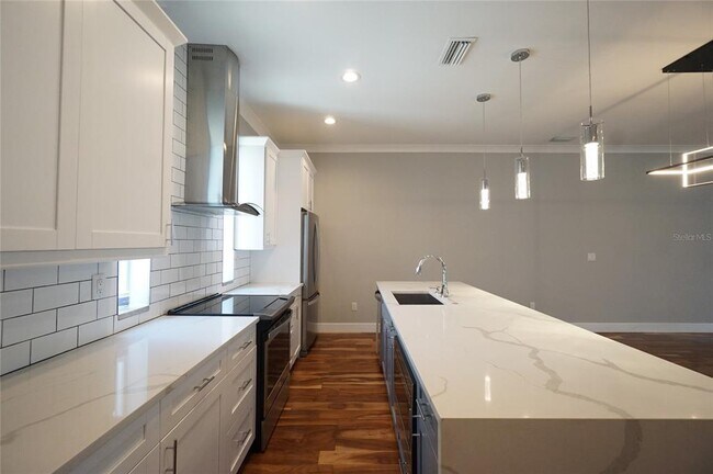 Foto del edificio - 4910 W McElroy Ave