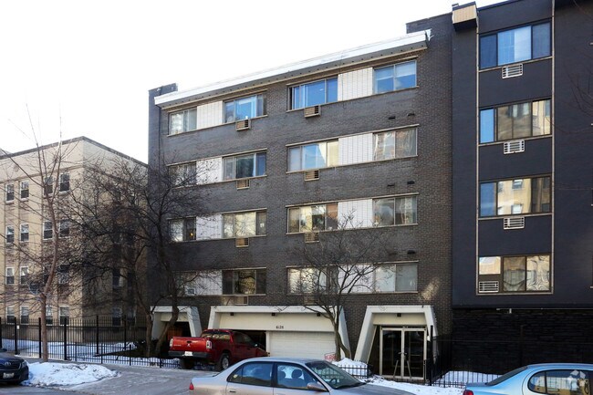 Building Photo - 6128 N Kenmore Ave