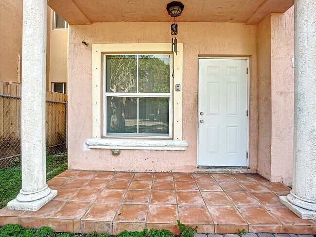 Foto del edificio - 965 SW 6th Ct