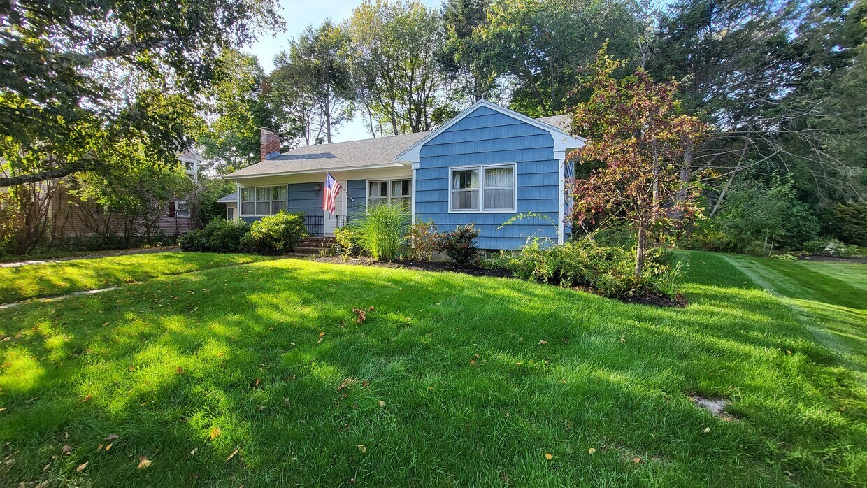 Primary Photo - 9 Myrtle Cir