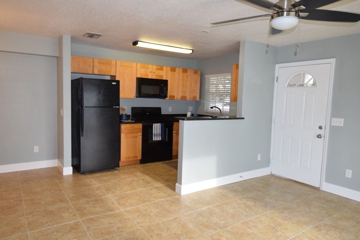 2300 Chera Ct, Orlando, FL 32806 Room for Rent in Orlando, FL