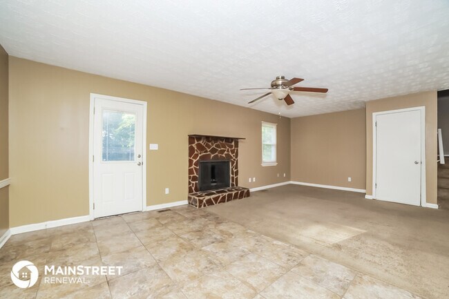 Building Photo - 4872 Pebblebrook Dr