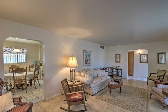 Building Photo - 2731 N 3rd Ave