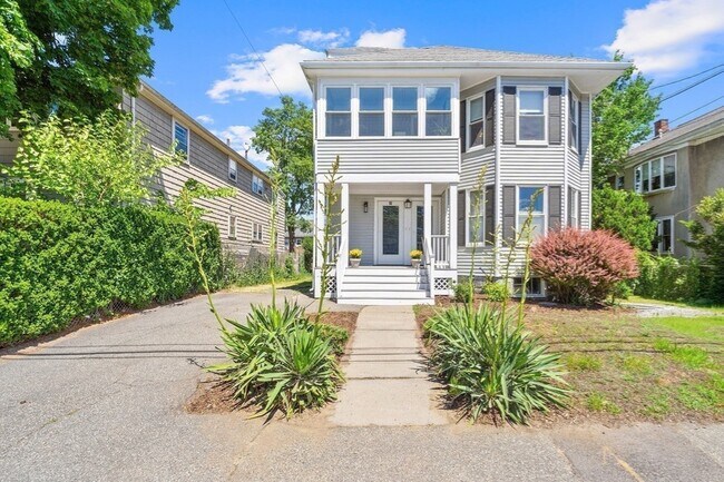 Building Photo - 52 Beechwood Ave