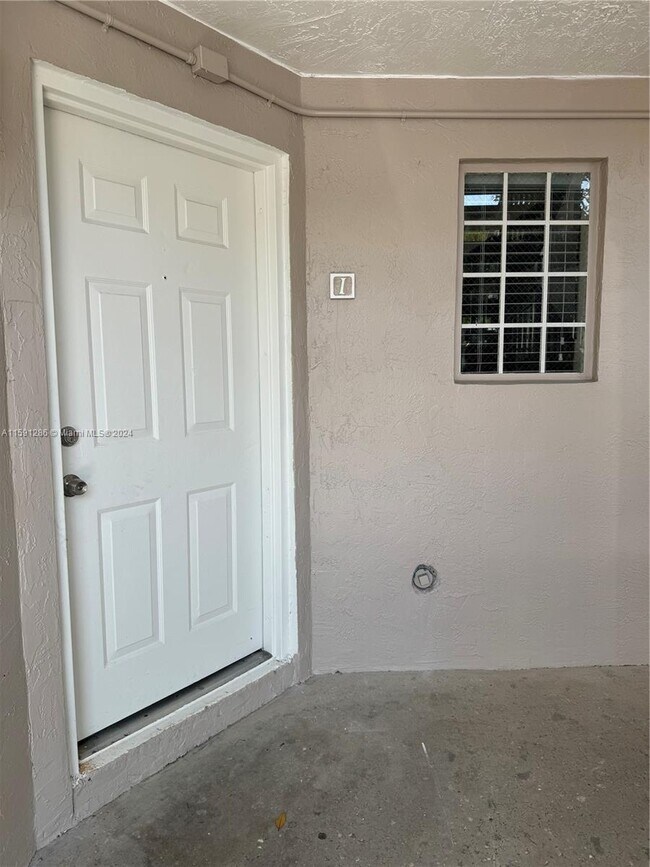 Building Photo - 6760 NW 175th Ln