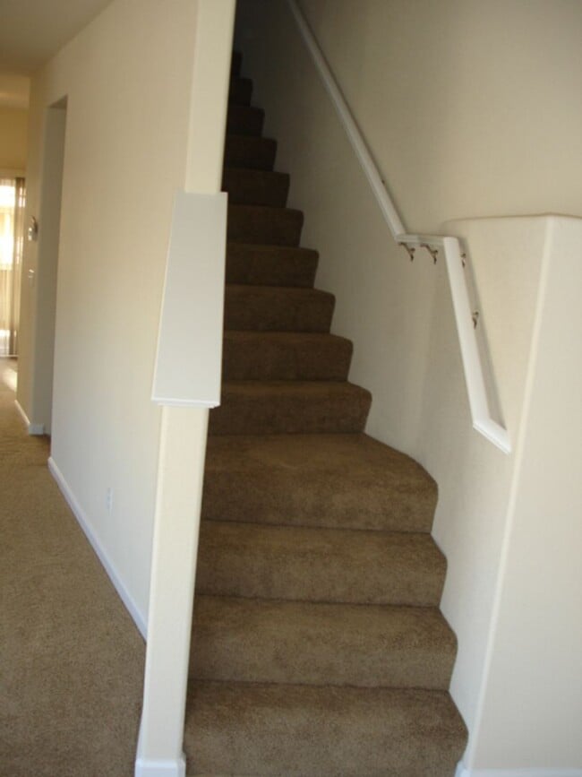 Building Photo - Three Bedroom, Two and a Half Bath Townhom...