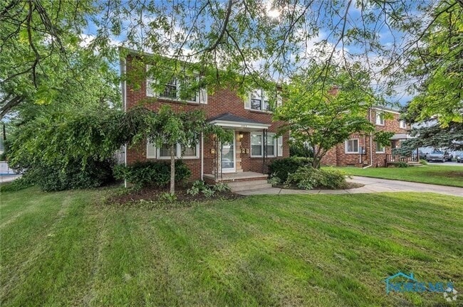 Building Photo - 2049 Tremainsville Rd