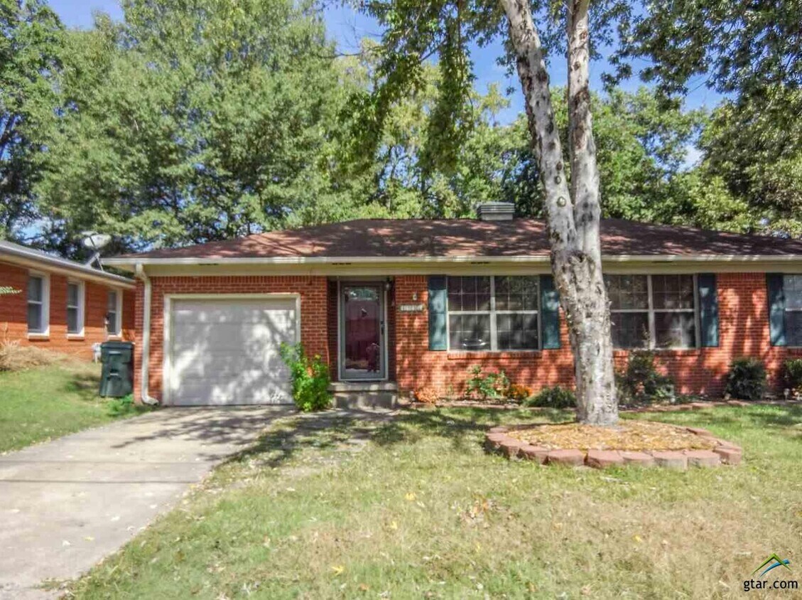Primary Photo - 1532 E Hankerson St