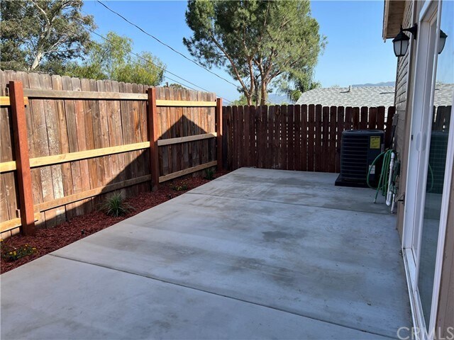 Foto del edificio - 540 Country Club Blvd