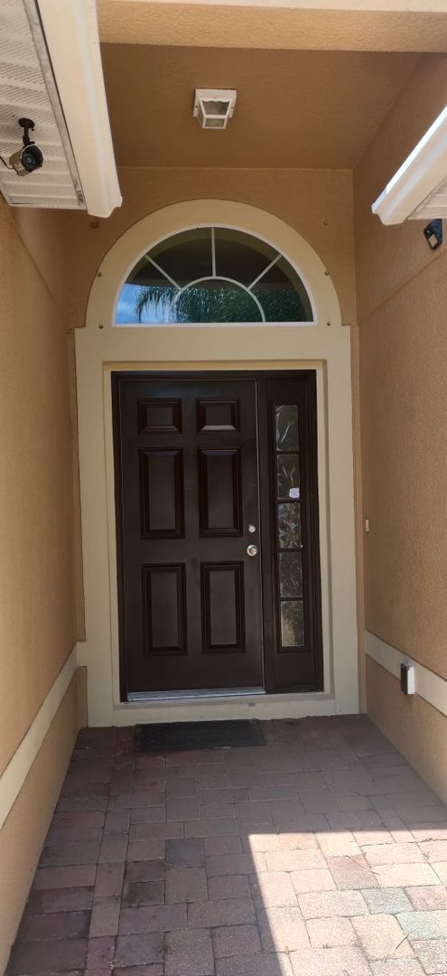 Foto del edificio - 4 bedroom 2 bath