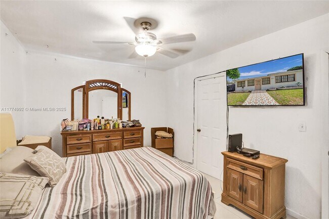 Foto del edificio - 450 NE 158th St