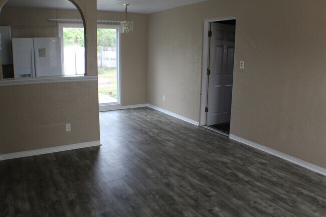 Foto del edificio - 3 bed house for rent