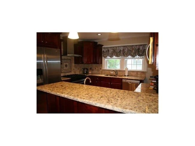 Building Photo - 1476 Monroe Dr NE