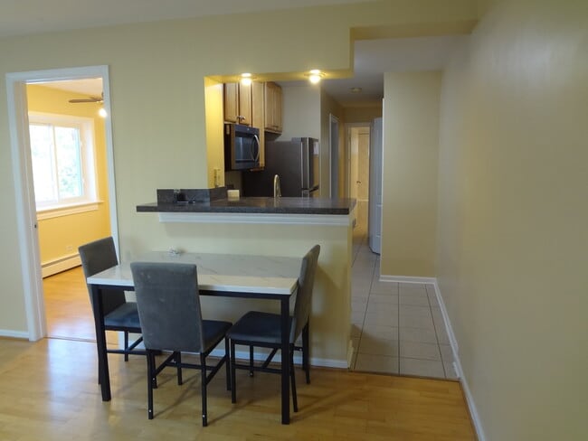 Foto del edificio - 4602 N River Rd
