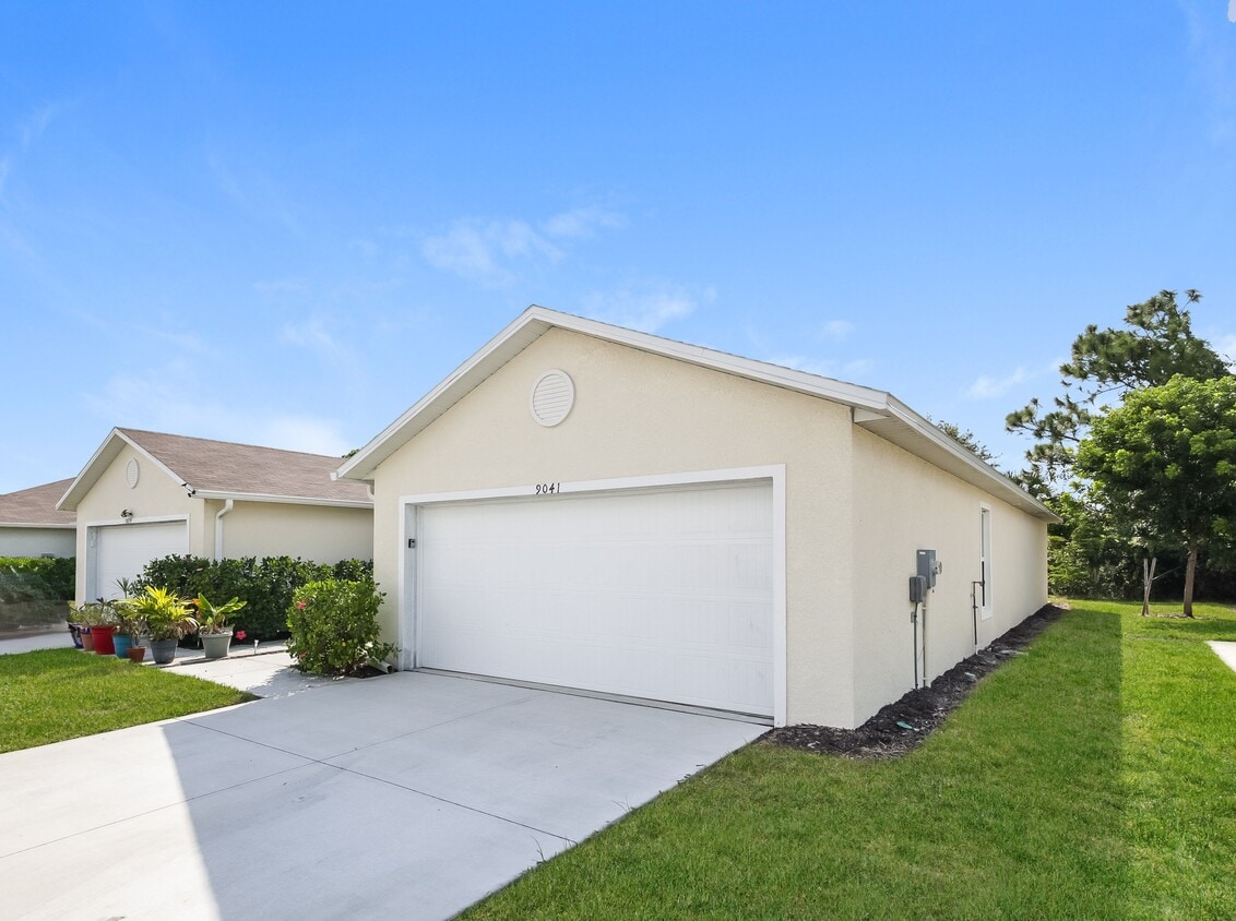Primary Photo - 18286 Gibraltar Ln