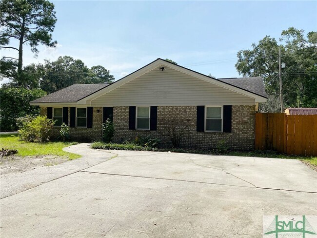 Foto del edificio - 12421 Deerfield Rd