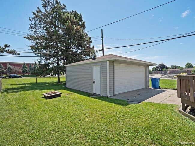 Building Photo - 27034 Baldwin Ave