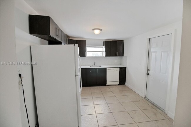 Building Photo - 1160 W 26th Ct