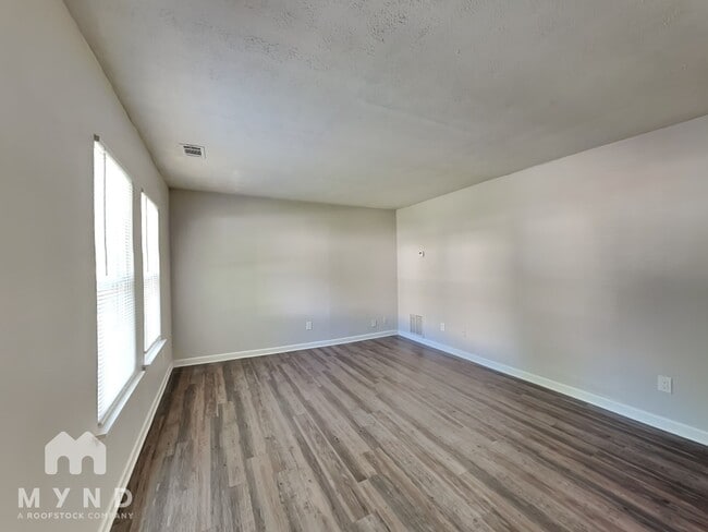 Building Photo - 3510 Hopkins Ct