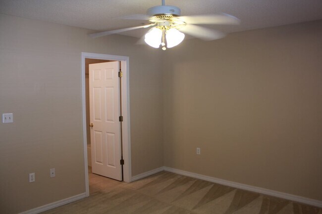 Foto del edificio - 976 Scenic Oak Ln