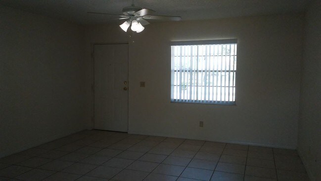 Foto del edificio - 2167 SE Lennard Rd