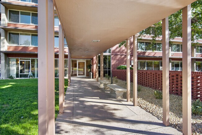Foto del edificio - Columbine Towers