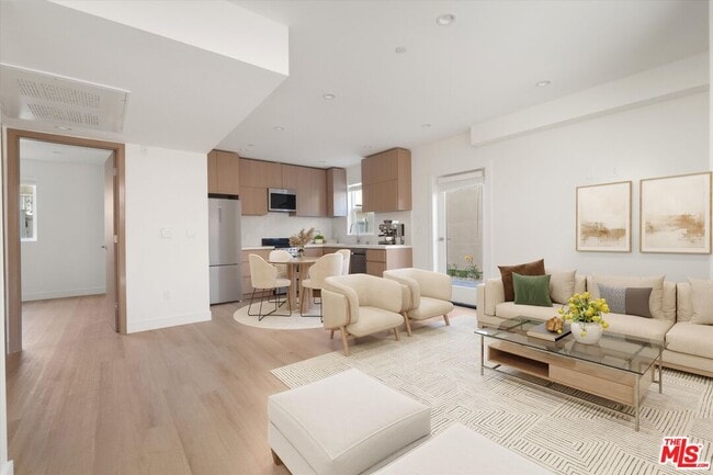 Building Photo - 15211 1/2 Morrison St