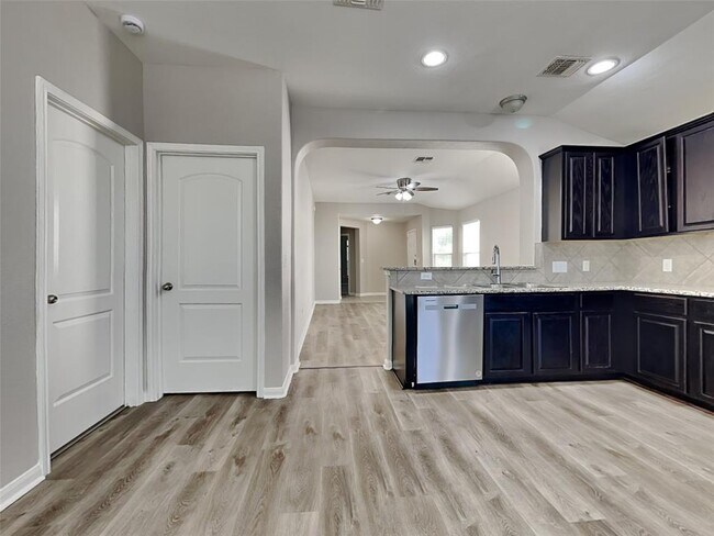 Foto del edificio - 12204 Timber Arch Ln