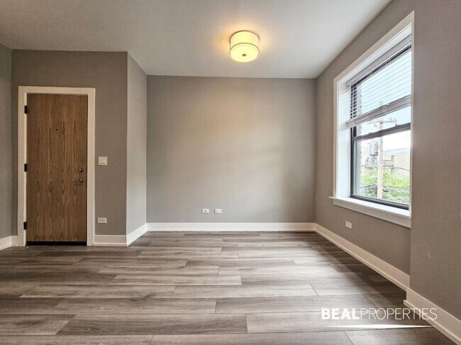 Building Photo - 2 bedroom in CHICAGO IL 60613