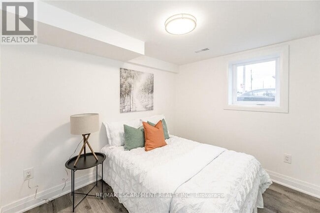 Building Photo - 476 Ferguson Ave N