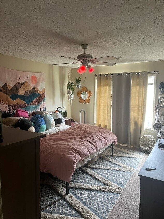 Building Photo - Duplex Available Soon!