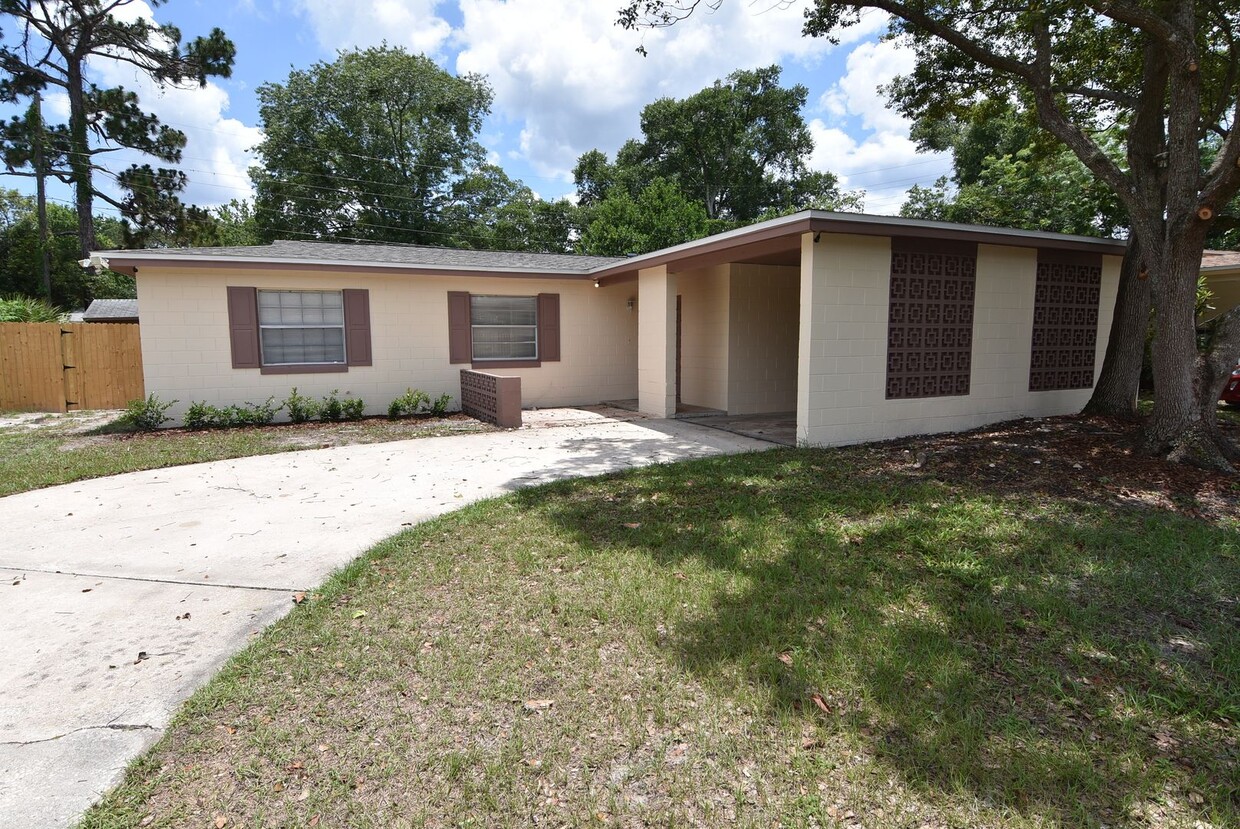 Primary Photo - ALTAMONTE SPRINGS: 3 Bed/2 Bath SFH in Cha...