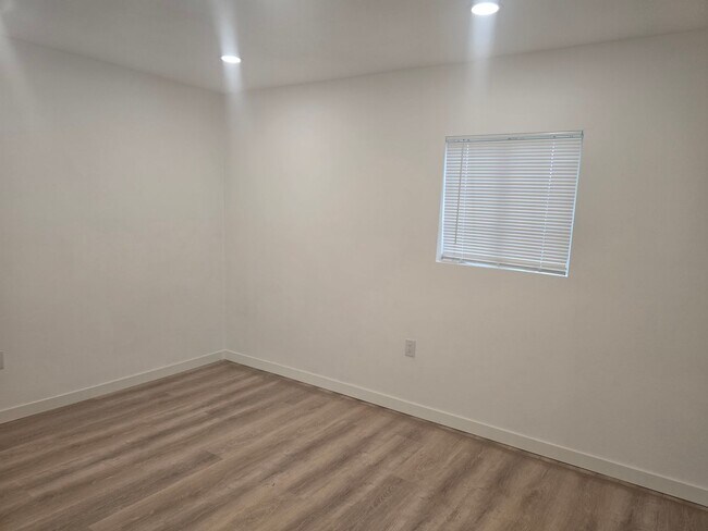 Foto del edificio - 2529 W Glenhaven Ave