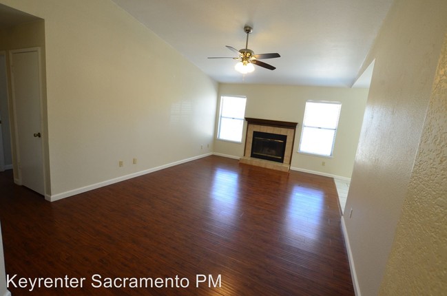 Building Photo - 8884 Sonoma Valley Way