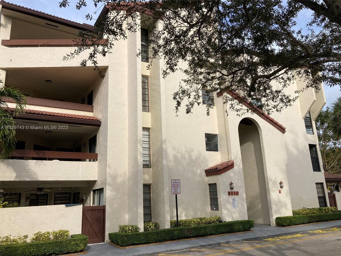Primary Photo - 9010 SW 125th Ave