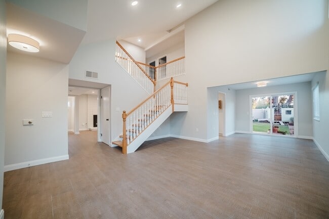 Foto del edificio - 1811 Autumn Pl