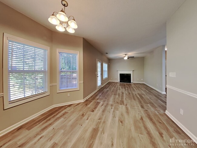 Building Photo - 225 Mels Way