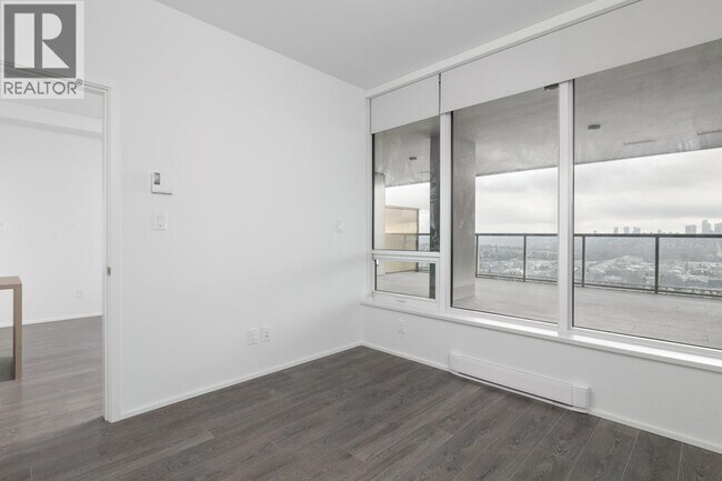 Photo du bâtiment - 4650 Brentwood Blvd