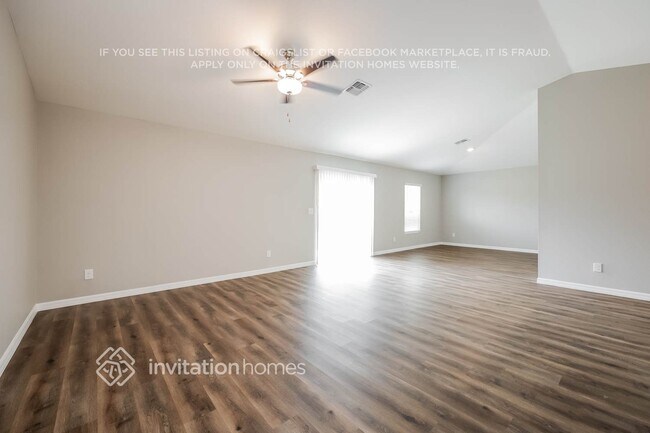 Building Photo - 2882 Logsdon St