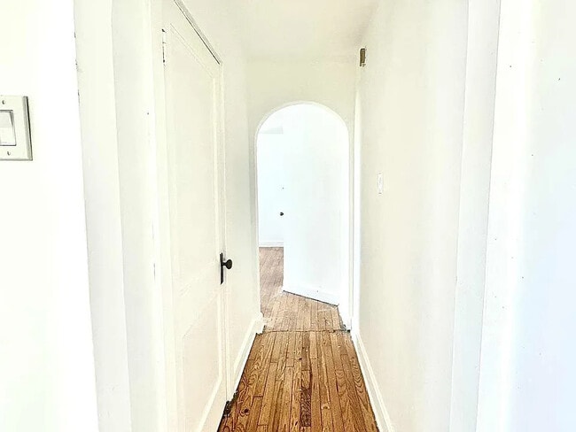 Building Photo - 212 S Chestnut St