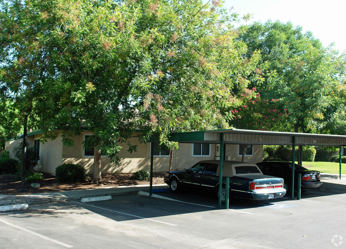 Inyo Terrace Apartments in Fresno, CA