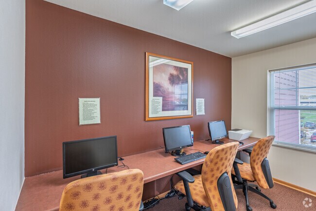 Sala de informática - Legacy Manor of Waterloo - 55+ Living