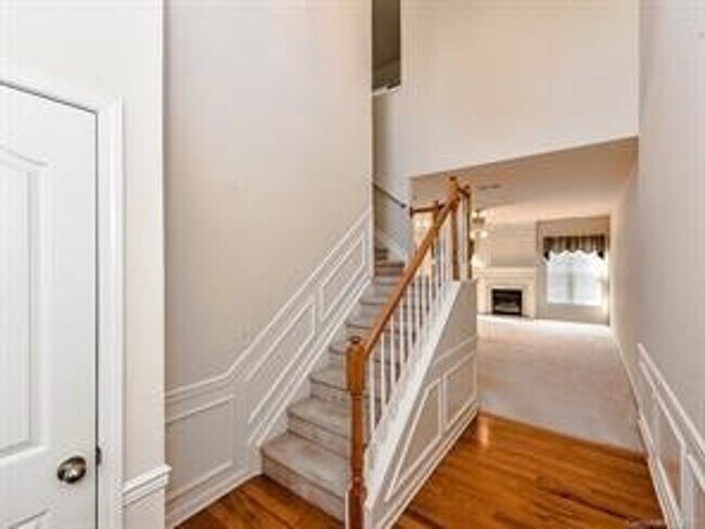 Foto del edificio - Beautiful Townhome located in the Blakeney...