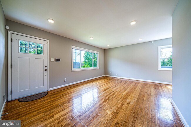 Building Photo - 6009 Terrell Ave