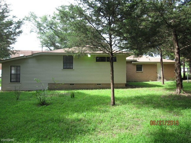 Foto del edificio - 2110 E Devine St
