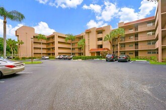 Building Photo - 9510 Seagrape Dr