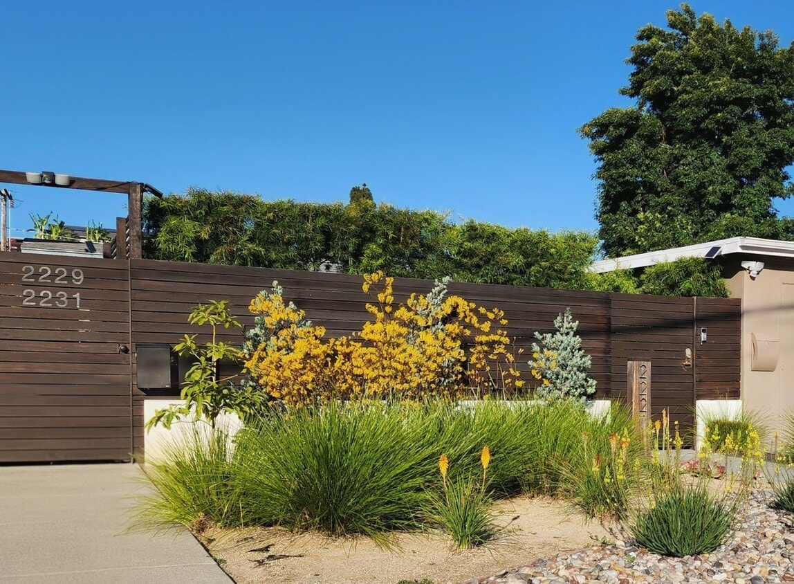 Primary Photo - 2231 Boundary St