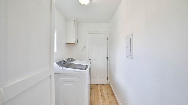 Foto del edificio - East LA duplex