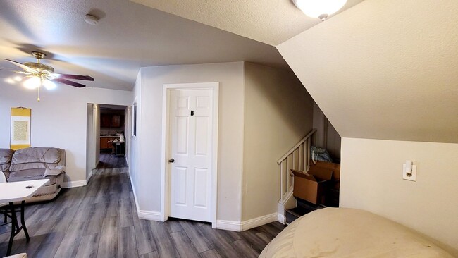 Foto del edificio - Split rent house - single bedroom only